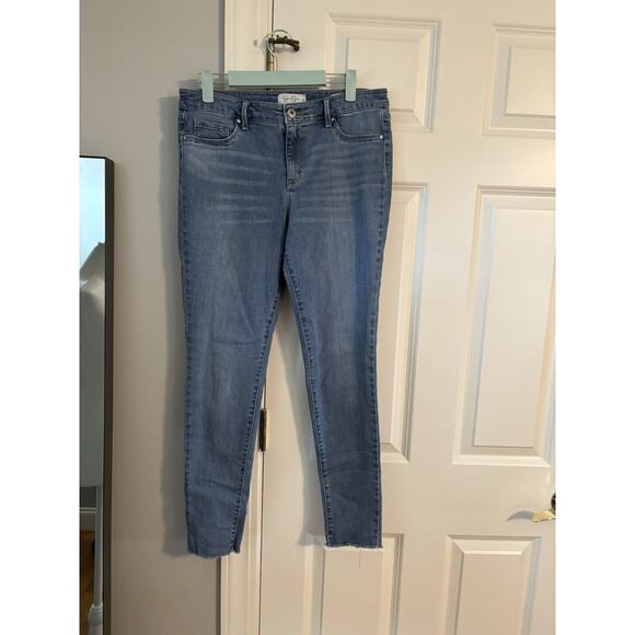 Jessica Simpson Stretch Skinny Jeans 31 (12) Frayed Hem- Perfection! - Picture 1 of 2
